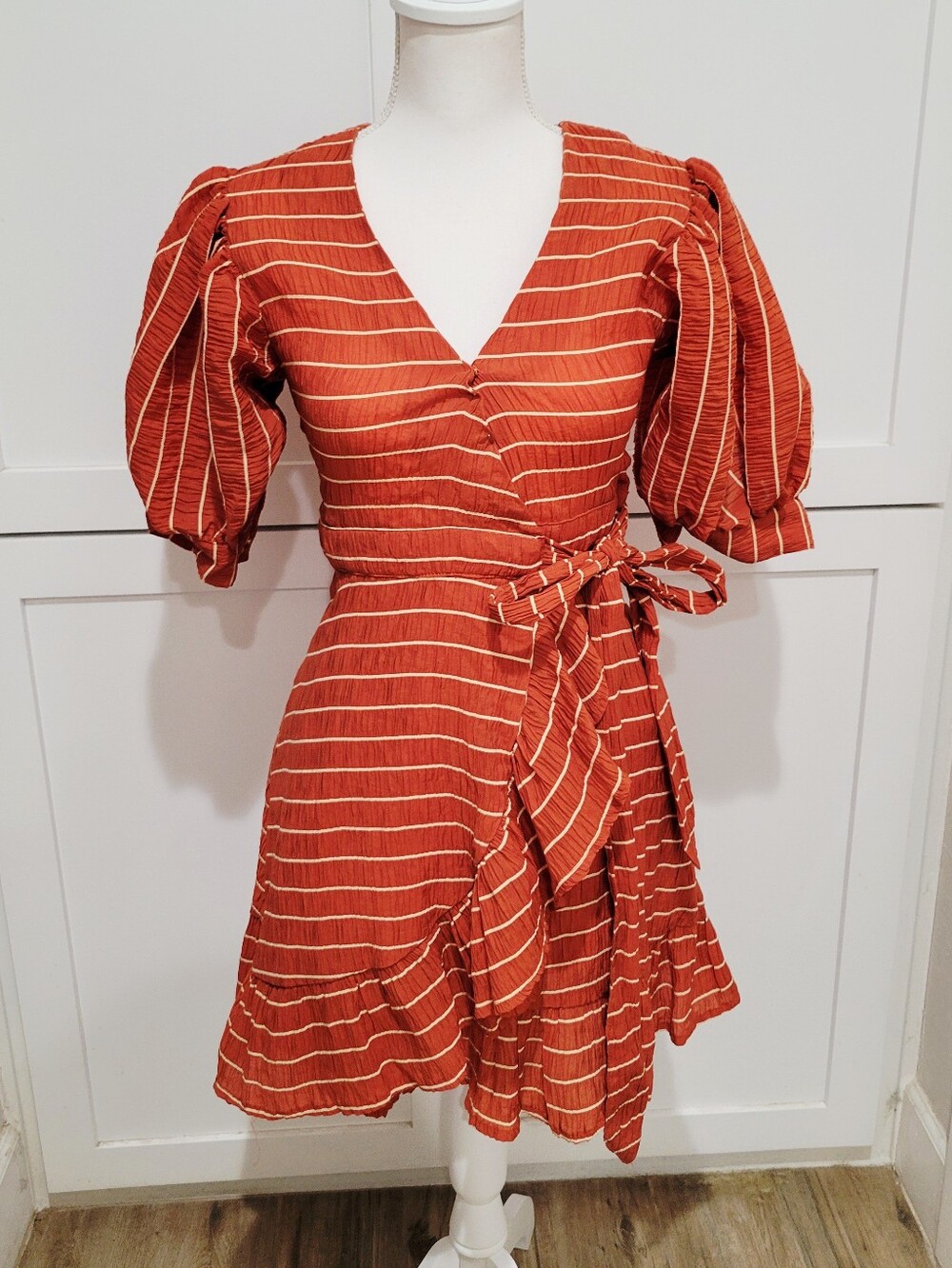 Scotch & Soda Rust & Cream Ruffled Wrap Dress w/Balloon Sleeves | XS